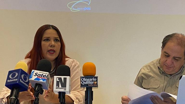 Rosy Jacobo y Javier Llausás Magaña, de Construyendo Espacios para la Paz.