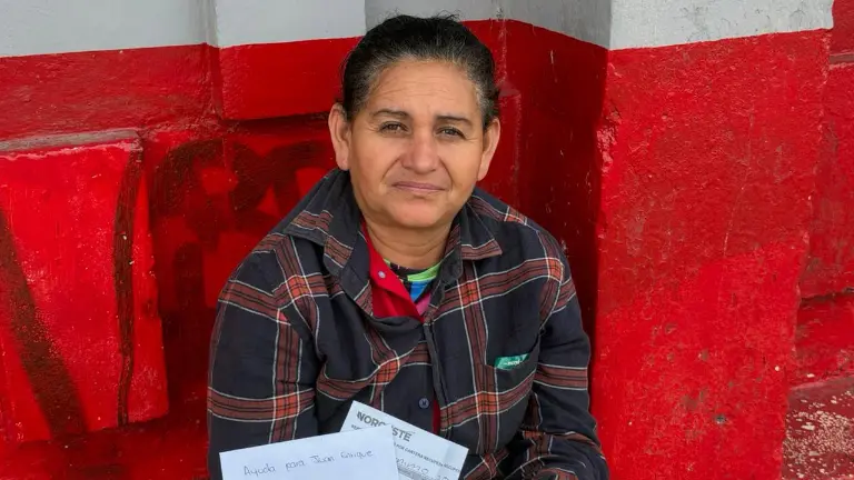 El recurso fue entregado a su abuela Carmen Vallejo, quien agradeció el respaldo y explicó que se destinará principalmente a medicamentos y alimentos, además de posibles mejoras en la vivienda.