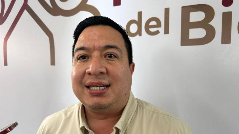 Francisco Javier García, director de Bienestar y Desarrollo Social de Mazatlán, informó sobre la entrega de apoyos invernales a familias de comunidades del municipio.