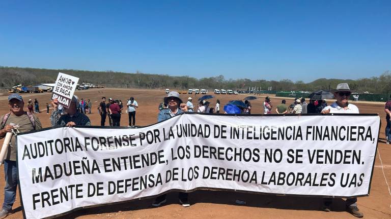 El contingente cuestionó la falta de claridad en el uso del dinero retenido a los trabajadores retirados.