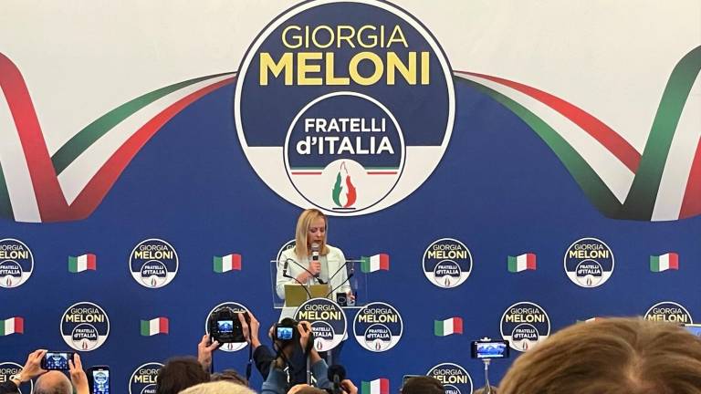 Giorgia Meloni en conferencia de prensa el día de las elecciones en Italia.