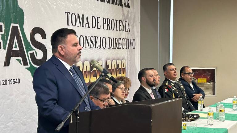 Julio Alfonso Castro López rindió protesta al frente de la Federación de Abogados de Sinaloa.