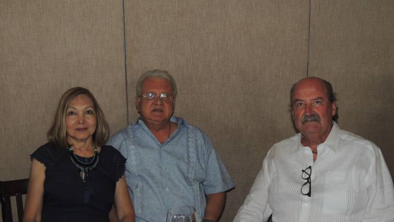 Relizan despedida especial en honor al Padre Juan Ruiz