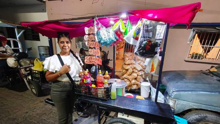 La comerciante invita a otras madres a perder el miedo a emprender y a la ciudadanía a consumir local para fortalecer la economía.