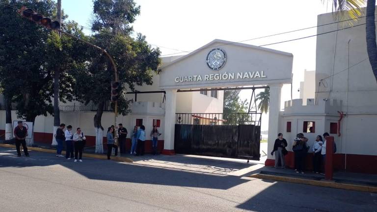 Instalaciones de la Cuarta Región Naval en Mazatlán donde sector turístico y Gabinete federal sostienen una reunión.