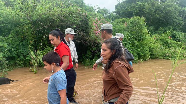 Incomunicados, 15 pueblos de Mazatlán por las lluvias de ‘Nora’
