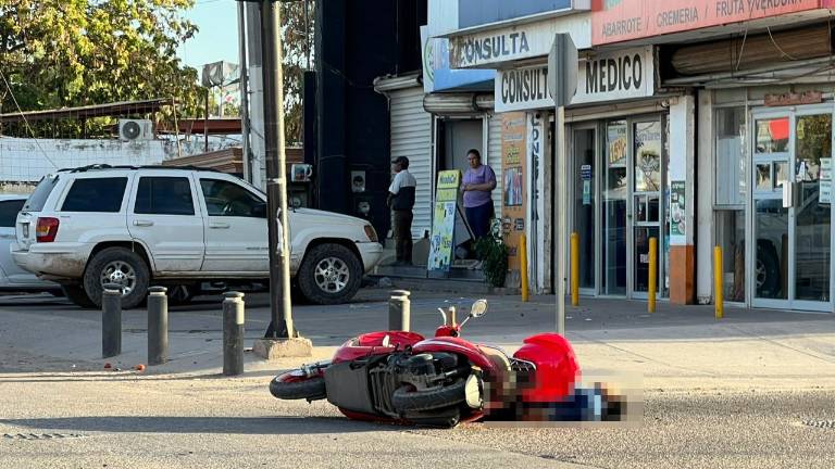 El suceso se registró en el cruce de la avenida Álvaro Obregón con la calle Profesora Velina León de Medina.