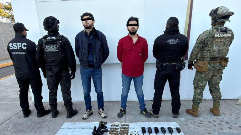 Personal de la Marina encabezó el operativo que derivó en la detención de dos objetivos prioritarios en Culiacán.