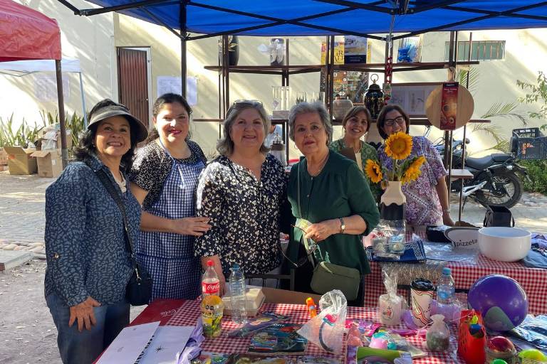 Conviven en kermés para ayudar al Templo de la Sagrada Familia