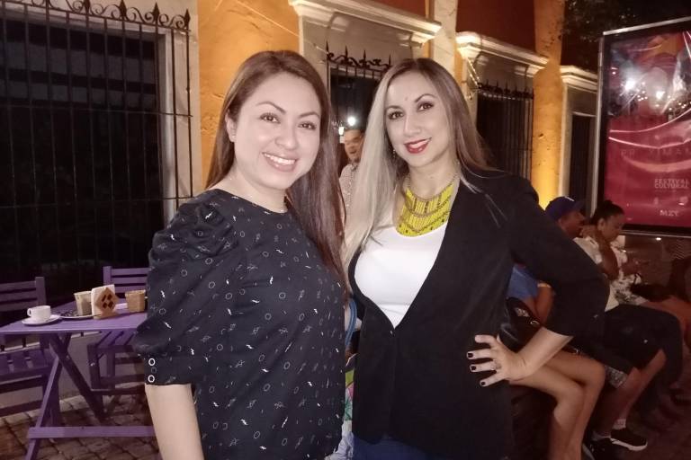 Disfrutan de la puesta en escena D’Mente, con el actor Ari Telch