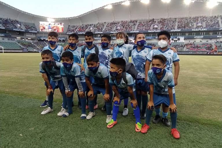 El Kraken se pone de gala al inaugurarse la Copa Mazatlán de Futbol 11