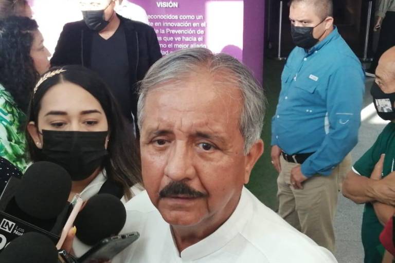 Estrada Ferreiro expone al Gobierno federal que Fiscalía de Sinaloa le quiere quitar el fuero