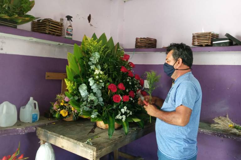 La crisis del agua en Mazatlán ‘marchita’ los negocios de flores, que registran fuertes pérdidas entre el domingo y martes