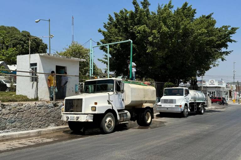 En plena sequía Jumapam ha destinado 360 mil litros de agua potable para tratar de apagar el incendio en el basurón