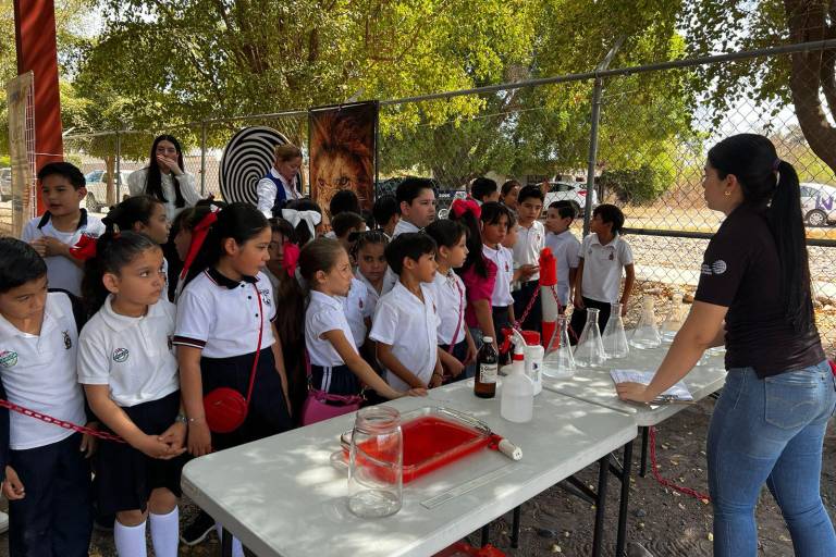 Aprenden niños, niñas y jóvenes de Guasave sobre Ciencia en Movimiento