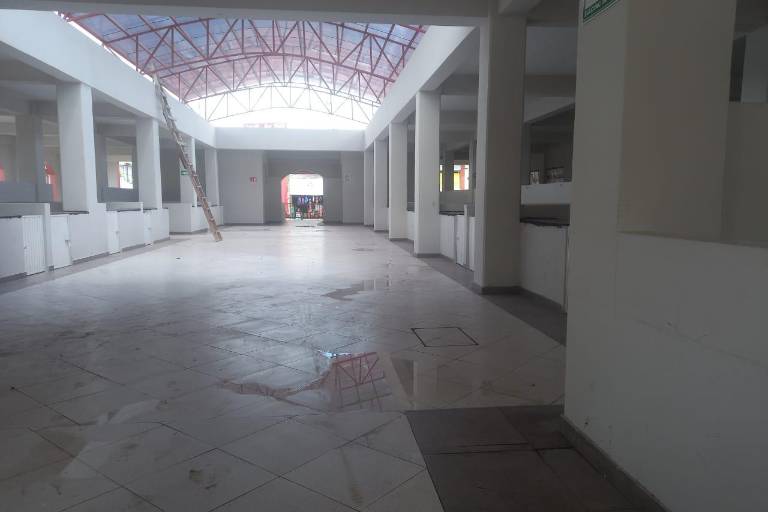 A casi tres años de haber sido demolido Mercado Miguel Hidalgo en Escuinapa, locatarios esperan fecha de entrega de la construcción