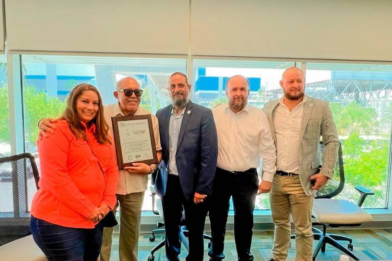 ‘¿Quieres que te diga cuántas veces voy al baño?’, responde Benítez Torres sobre viaje a Florida