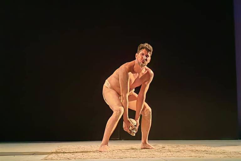 Larick Huerta presenta ‘Fenómeno’ este viernes 13 en el CAEC