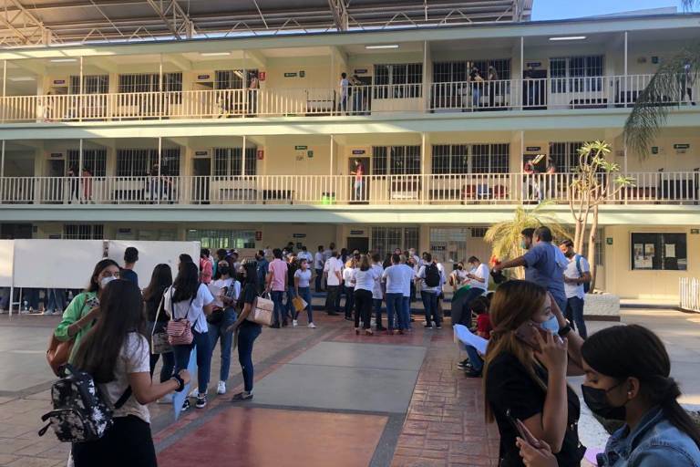 Más de 23 mil estudiantes realizan examen Ceneval para ingresar al nivel superior en la UAS