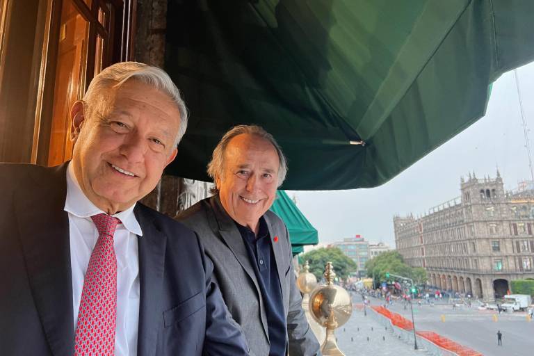 Se reúne Andrés Manuel López Obrador con Joan Manuel Serrat en Palacio Nacional