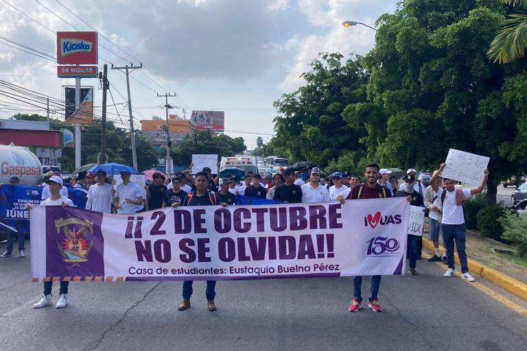 Estudiantes de la UAS marchan en Mazatlán para recordar el 2 de octubre
