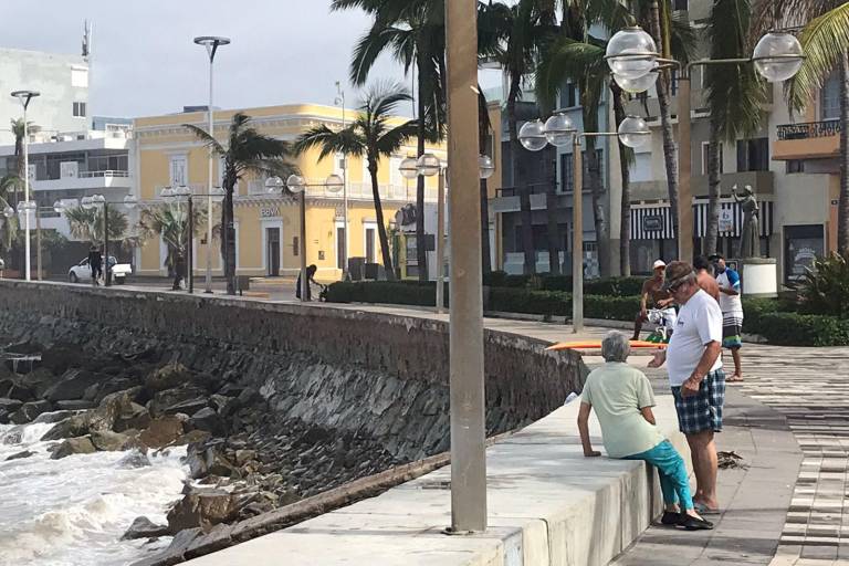 Salen al malecón de Mazatlán a ‘despedir’ a Pamela
