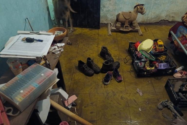 Tres viviendas entre el agua dejan lluvias en Escuinapa