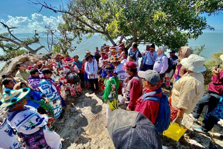 Autoridades Tradicionales y Gobierno de México inician recorrido ritual para el reconocimiento de lugares sagrados en El Gran Nayar