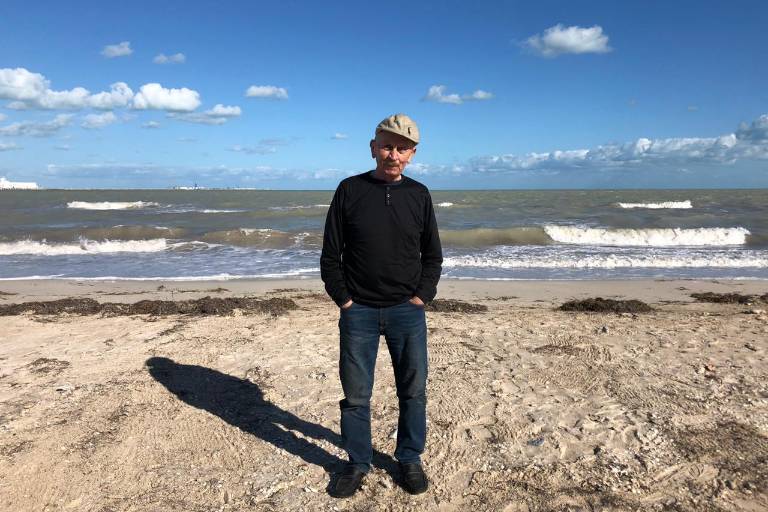 Muere el cantautor mexicano Sergio Esquivel