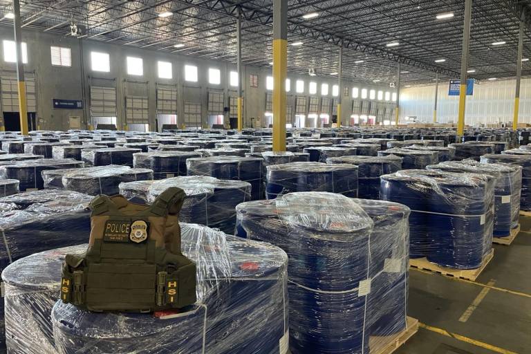 EU incauta 300 mil kilos de precursores químicos de metanfetamina chinos, del Cártel de Sinaloa