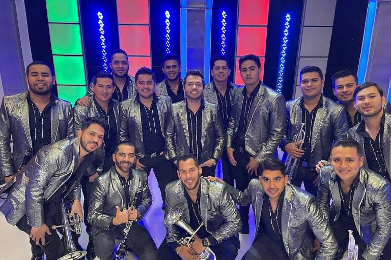 Celebra La Adictiva a los padres en su día