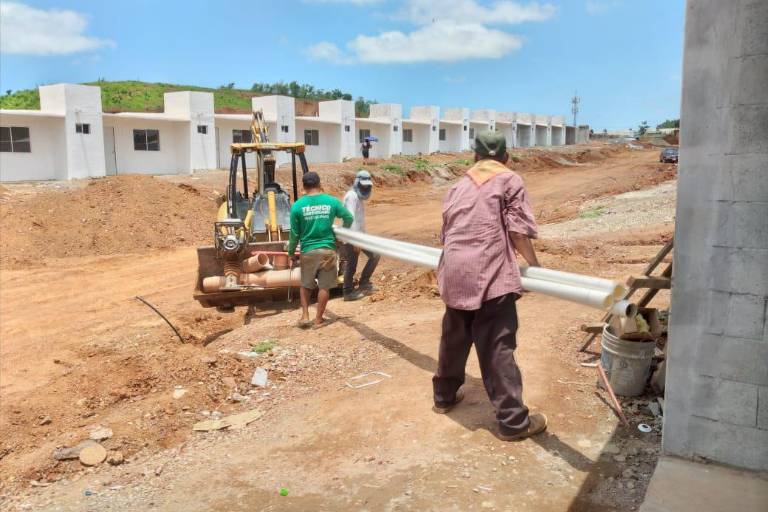 Prefieren las penurias de la falta de servicios, que seguir viviendo arrimados, aseguran desplazados