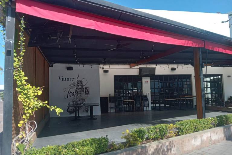 Cierran dos restaurantes en Zona Dorada, en Mazatlán, por efectos de crisis de inseguridad en Sinaloa