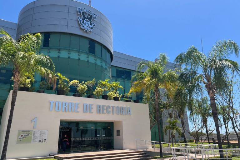 Se queda sin dinero y deja sin fiesta de graduación a estudiantes de Enfermería de la UAS en Culiacán