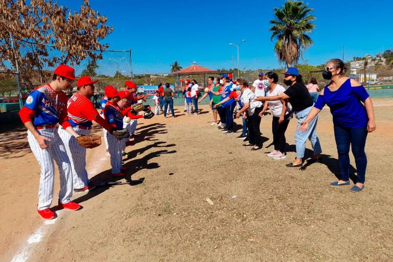 Inauguran temporada Superhéroes en Liga Quintero