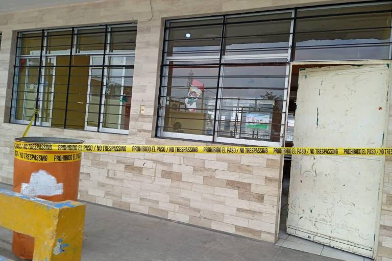 Clausuran dos aulas en primaria de Escuinapa por grave deterioro