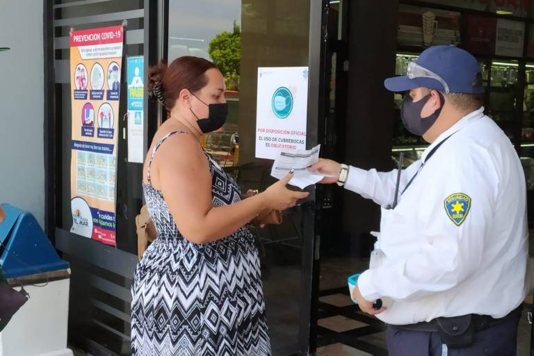 Responsables de comercios son quienes deben pedir certificado de vacunación; autoridad supervisa que así sea: SSPM