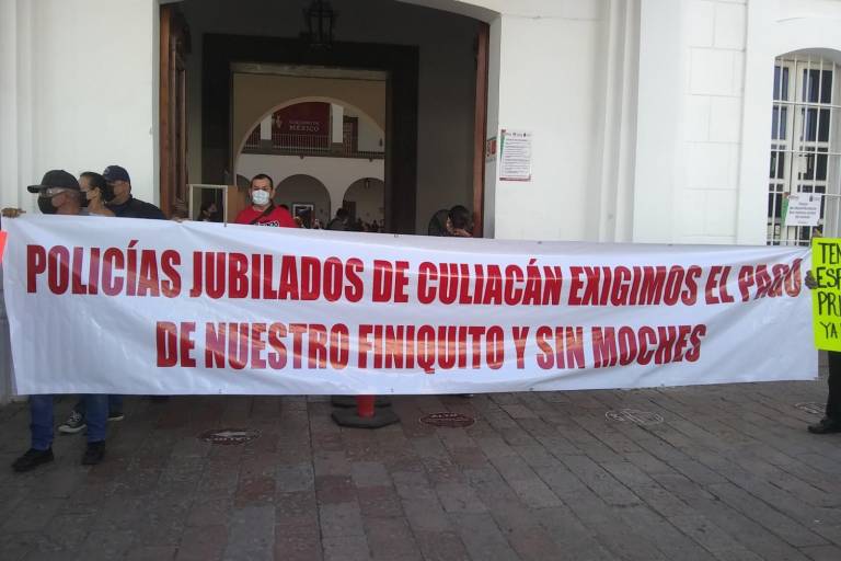 Exigen policías de Culiacán su jubilación completa