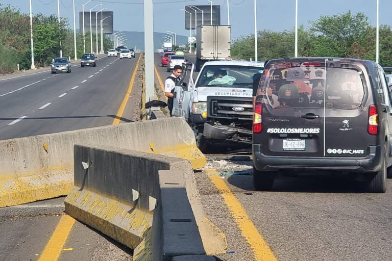 Choque en La Costerita, en Culiacán, deja daños materiales