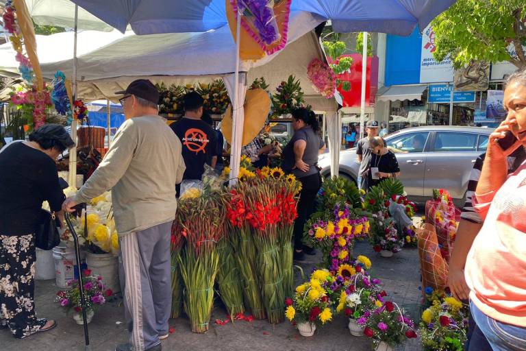 Este Día de Muertos, el Centro de Culiacán luce solo; comerciantes reportan ventas bajas