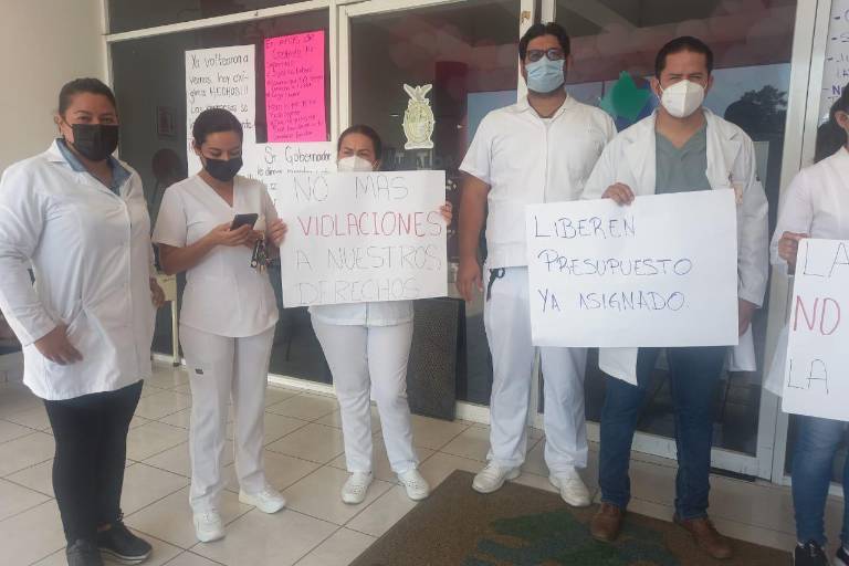 Demandan en el Hospital General de Escuinapa mejores condiciones laborales y dignificación de salarios