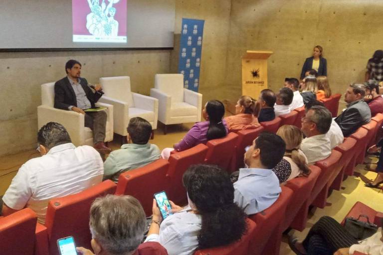 Hijos de desplazados, con más oportunidad de calidad de vida que sus padres: Florian Höpfner