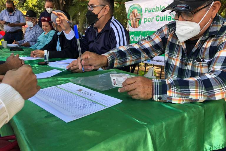Recaban firmas para revocar mandato de Alcalde de Culiacán; buscan 150 mil para llevar al Congreso