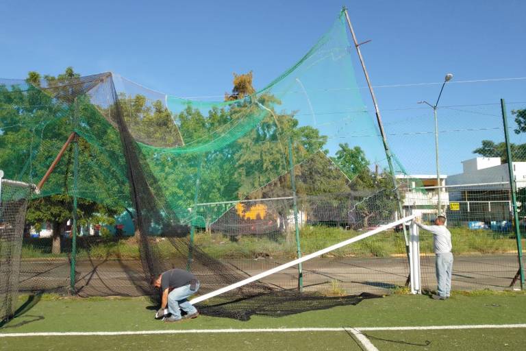 Rehabilitan y limpian espacios deportivos de Mazatlán tras el paso de ‘Pamela’