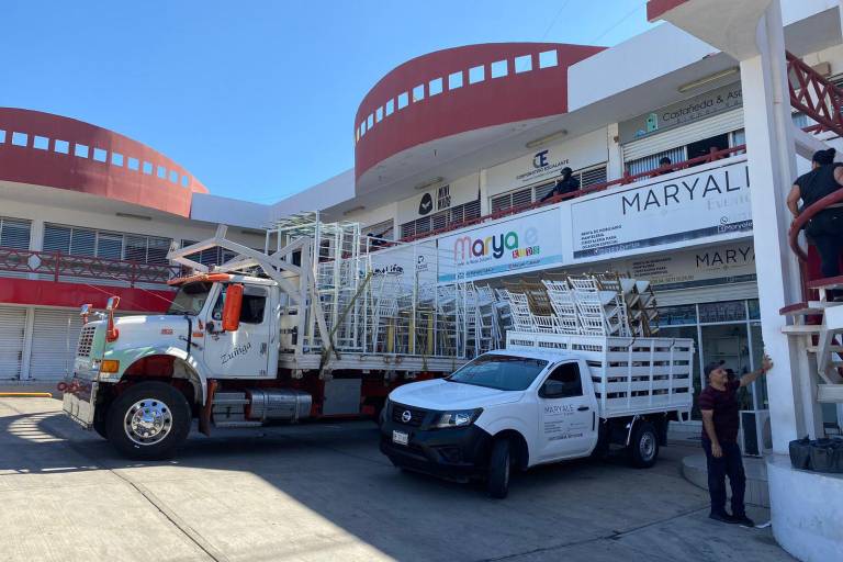 Desalojan plaza comercial por presuntas amenazas de grupo armado en la Benito Juárez, Culiacán