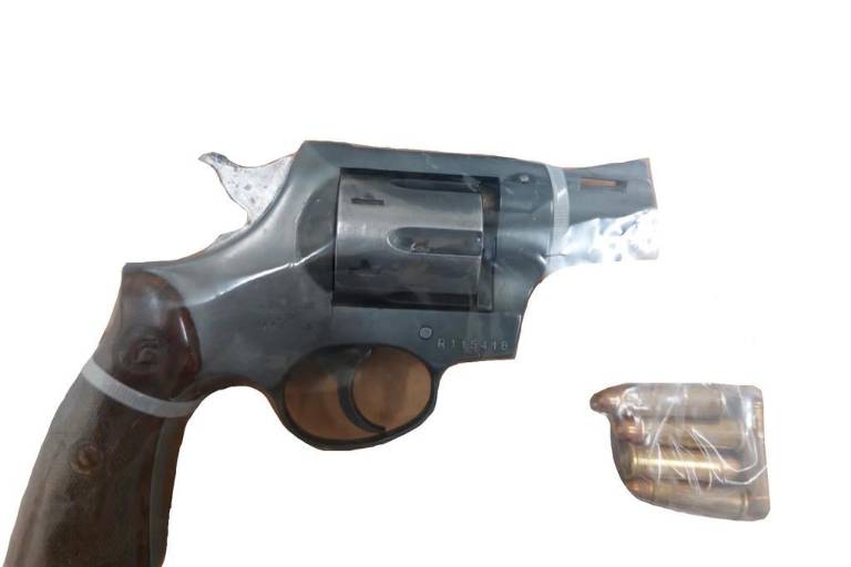 En Mazatlán, policías arrestan a motociclista armado