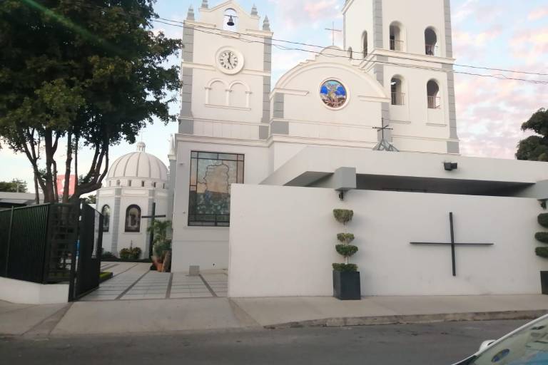 Arrestan a tres personas en la iglesia del ‘Padre Cuco’, en Culiacán