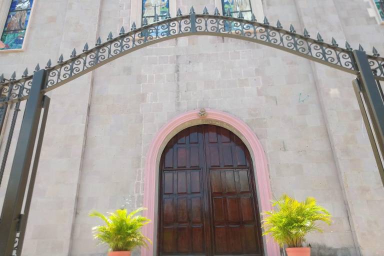 Escuinapa cierra playas, negocios no esenciales y templos por el repunte del Covid-19