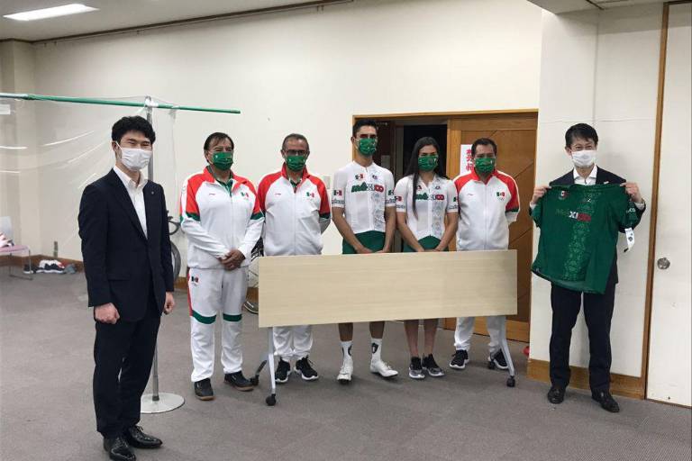 Sinaloense Yareli Salazar convive con Gobernador de Hiroshima