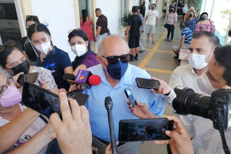 Sí se pedirá ‘certificado’ a turistas, pero solo de los estados que ya hayan completado el esquema de vacunación, dice el Alcalde de Mazatlán